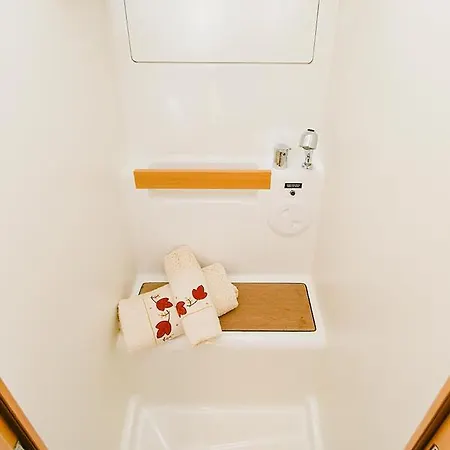 Úszó hotel Oceanis 38 *
